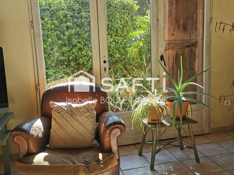 Maison de plain-pied avec jardin : 2 chambres et grande pièce de vie, cuisine équipée lumineuse. — photo 1