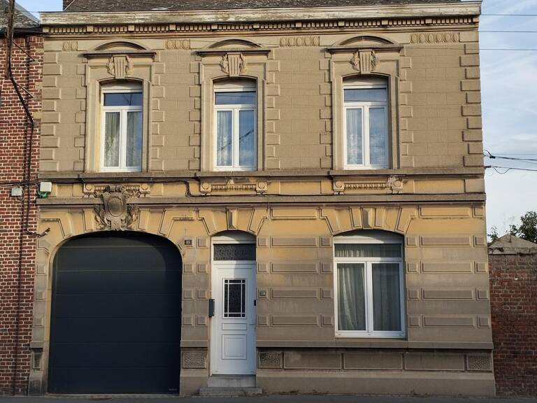 A VENDRE - Maison de  caractère - Onnaing avec grange et jardin — photo 1