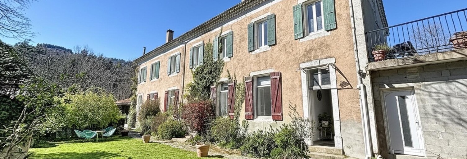 Maison 9 Pièces 240 m² à vendre à Gluiras (07190)