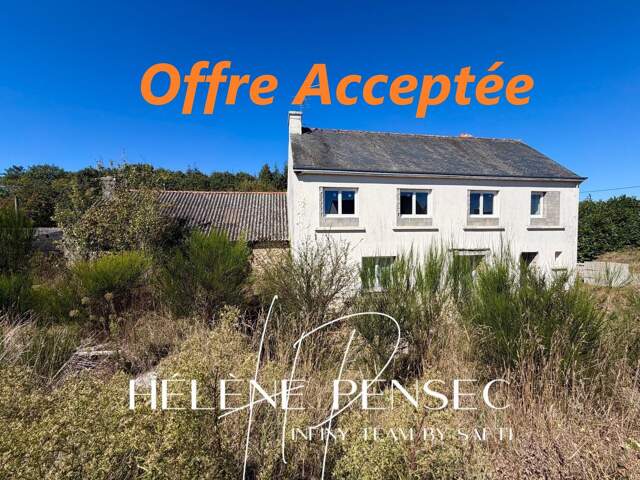 Maison à rénover avec dépendance, garage et terrain de 1 100 m². — photo du bien