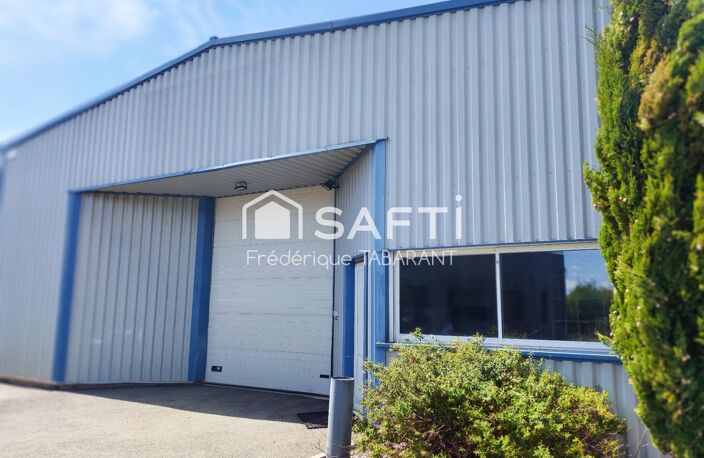 Entrepôt de 600 m2 avec 2 entrées et bureau — photo 2
