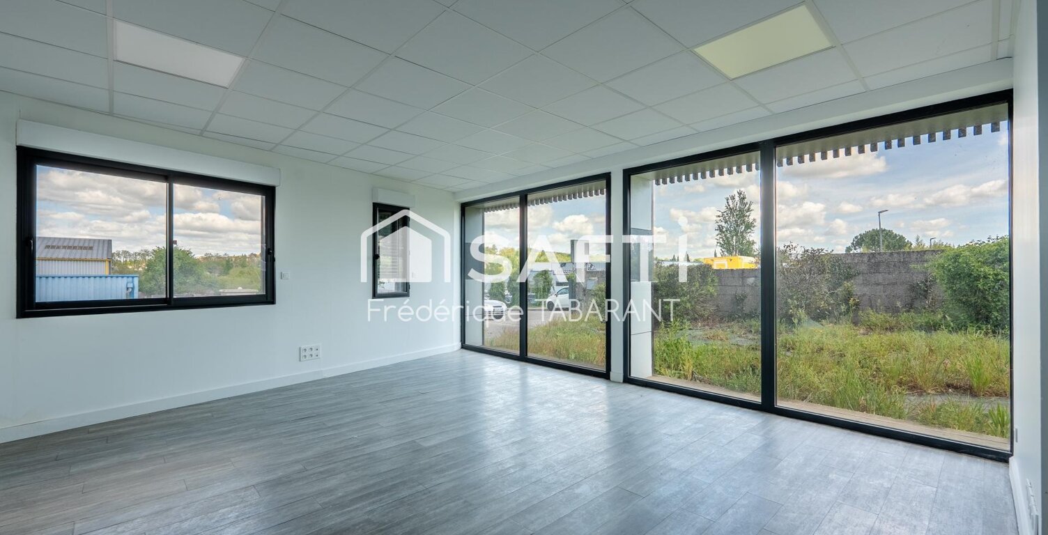 BUREAUX / SHOWROOM  85 m²  ESPACE MODERNE ET LUMINEUX — photo 1