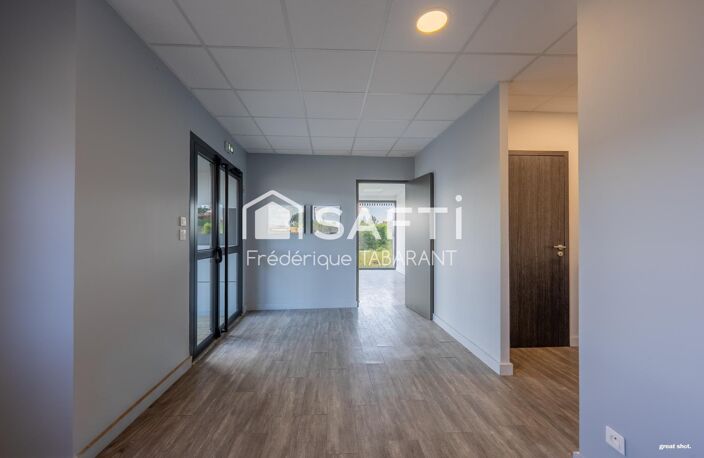 BUREAUX / SHOWROOM  85 m²  ESPACE MODERNE ET LUMINEUX — photo 3