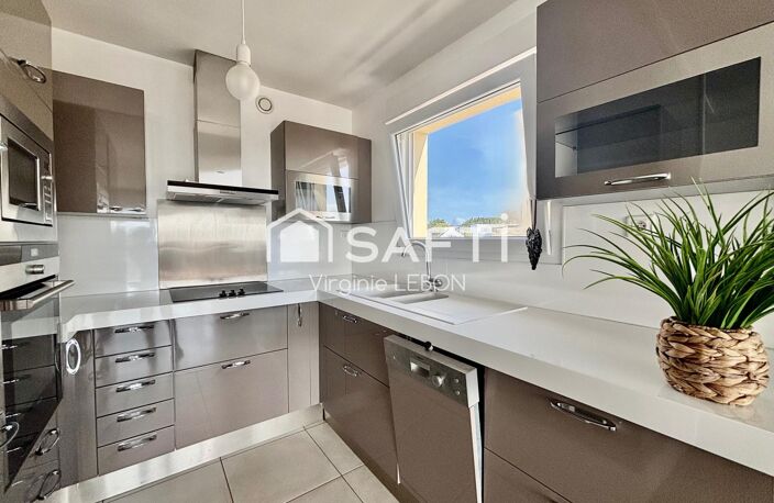 Bel appartement T3 rénové avec goût, vue sur port maria et mer — photo 4