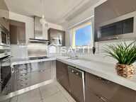 Bel appartement T3 rénové avec goût, vue sur port maria et mer — photo 2