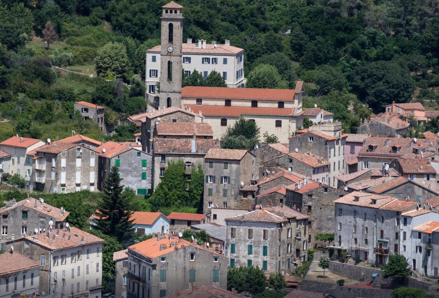 Vico  T2 lumineux avec grenier aménageable, entre mer et montagne — photo 1