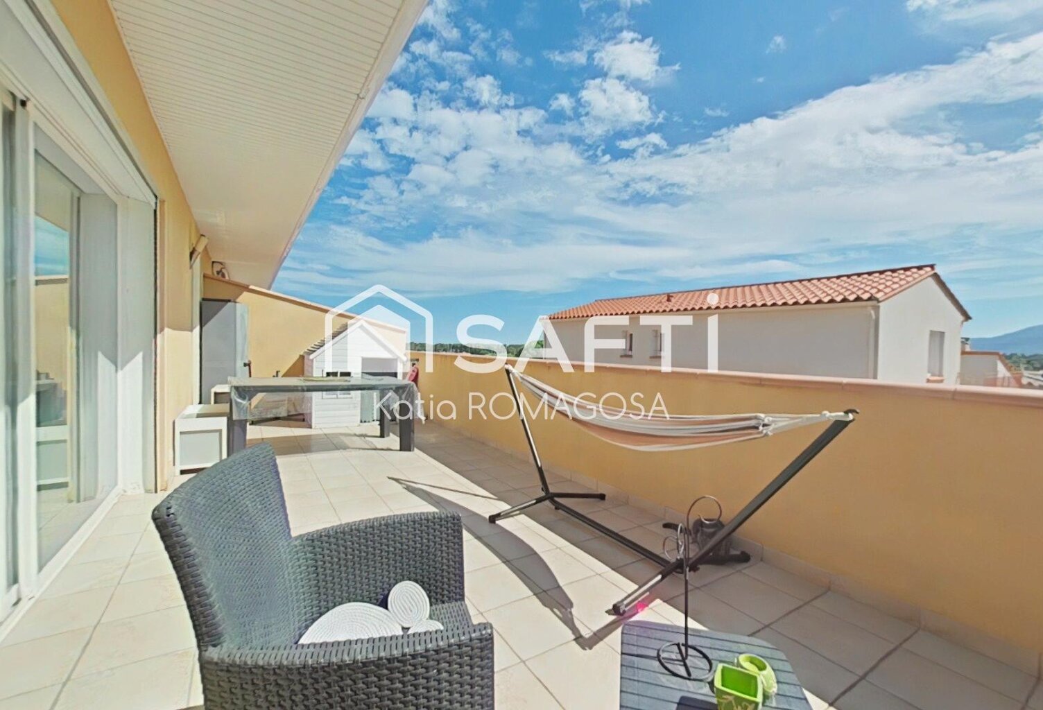 APPARTEMENT - TERRASSE - GARAGE ET STATIONNEMENT — photo 1