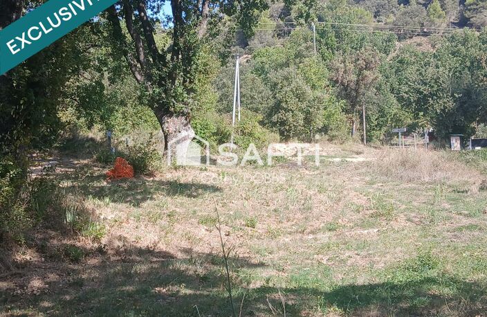 Terrain constructible, viabilisé et borné — photo 3
