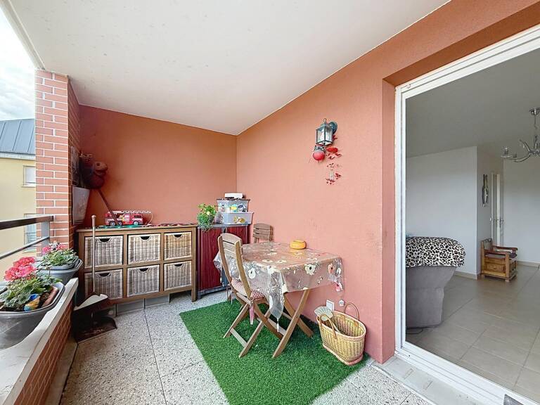 T3 PROCHE GARE AVEC BALCON ET DOUBLE STATIONNEMENT — photo 1