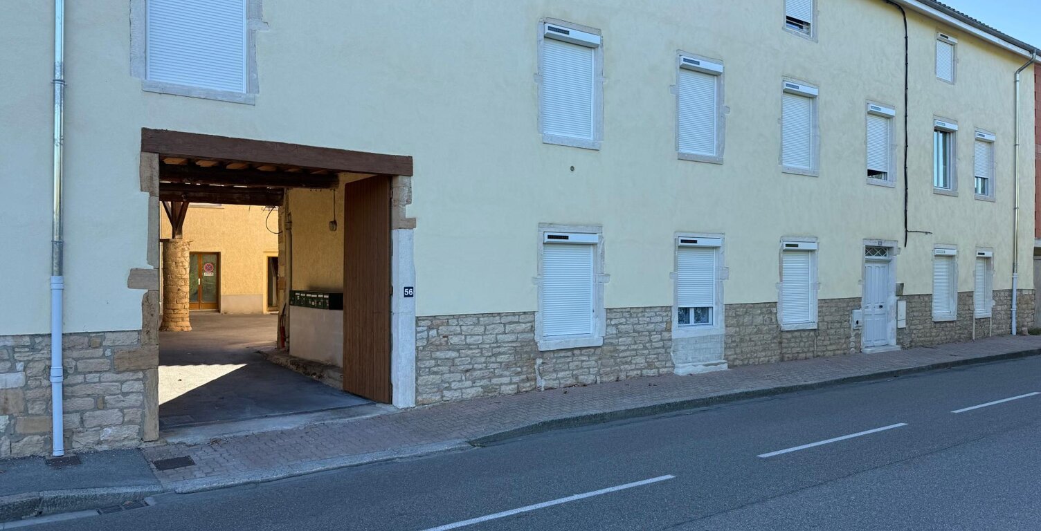 Immeuble de rapport  9 appartements, garage et terrain  Montmerle-sur-Saône — photo 1