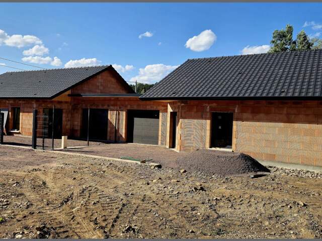 Maison en cours de construction — photo du bien