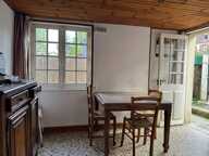 Maison de bourg avec jardin, non mitoyenne, de plus de 110 m². Garage, grand carport - fort potentiel. — photo 4