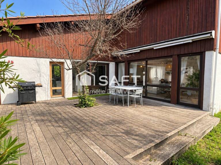 Maison familiale à L'Herbe . Plages à pied . 4 chambres — photo 1