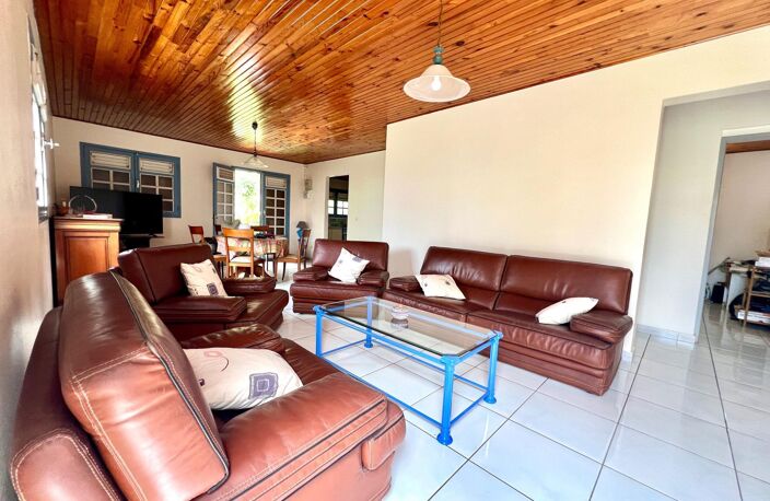 Grande maison avec potentiel locatif, garage — photo 2