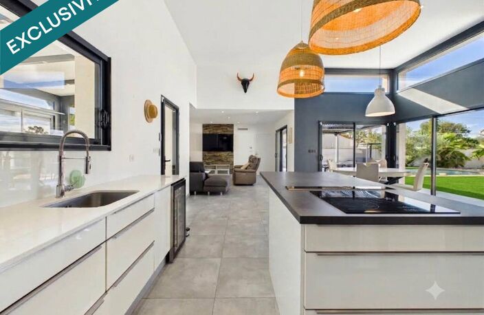 Magnifique Contemporaine 160m2 avec Piscine Pool House et Garage!!! — photo 4