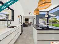Magnifique Contemporaine 160m2 avec Piscine Pool House et Garage!!! — photo 4