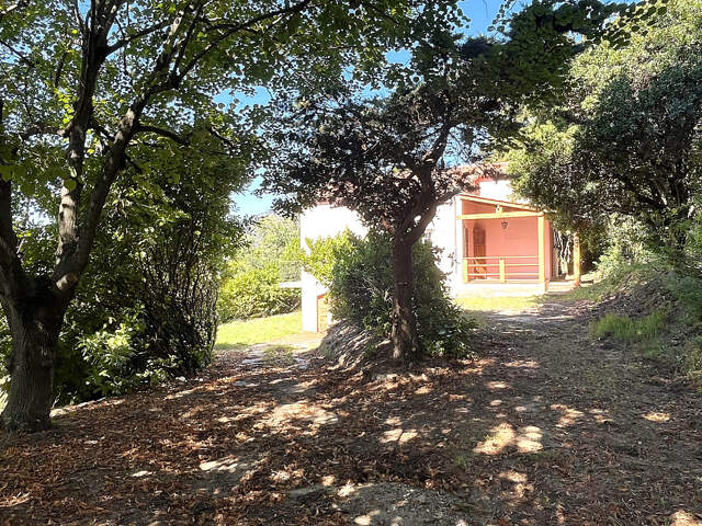 Berre-les-Alpes : maison familiale ; terrain arboré ; vue dé — photo du bien