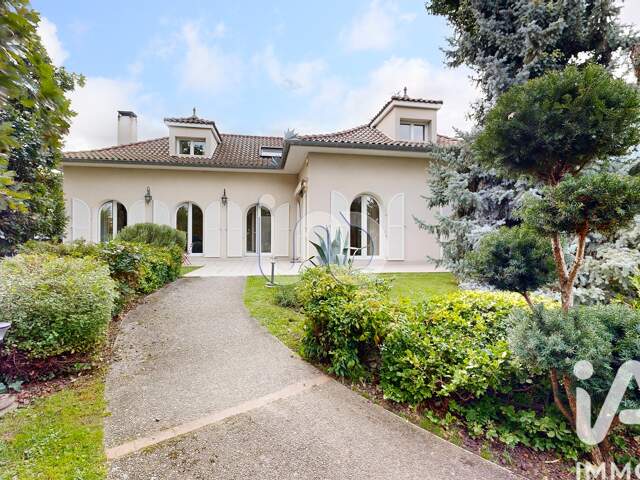 Vente Maison traditionnelle 8 pièces — photo du bien