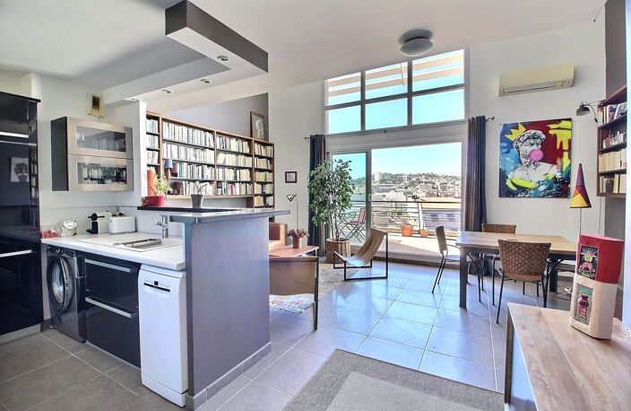 Superbe appartement dernier étage terrasse et vue — photo 2