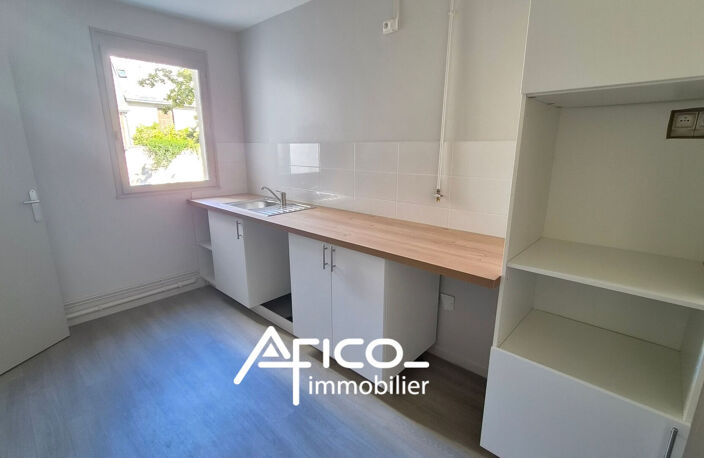 Appartement T3 - 71 m² - TOURS — photo 3