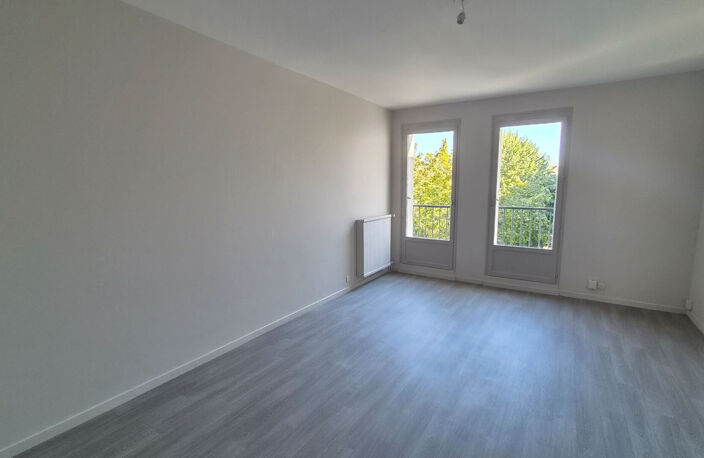 Appartement T3 - 67 m² - TOURS - LES HALLES — photo 2