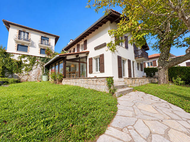 Maison Ciboure 5 pièce(s) 133 m2 — photo du bien