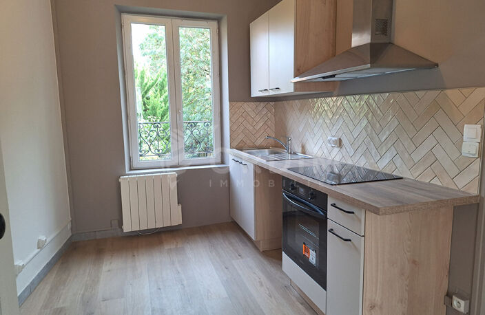 SAINT FARGEAU  -  Appartement F3  au 1er étage — photo 3