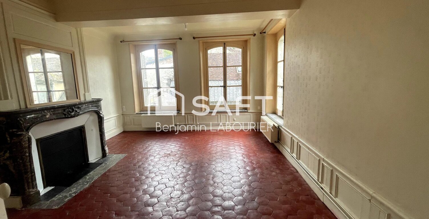 Immeuble ancien plein cœur de Joigny — photo 1