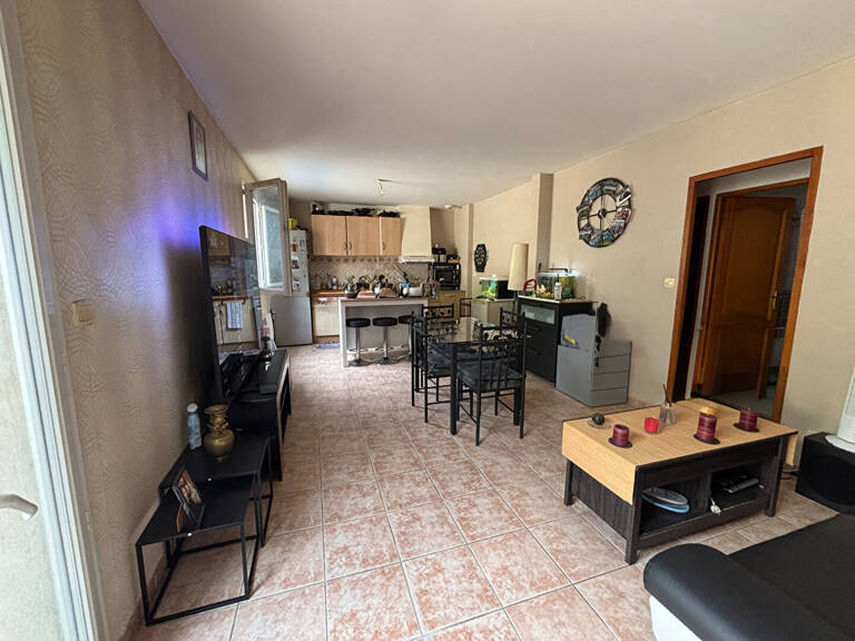 A VENDRE - TYPE  3 AVEC JARDIN ET 2 PARKINGS PRIVES- CHÂTEAUNEUF — photo 1
