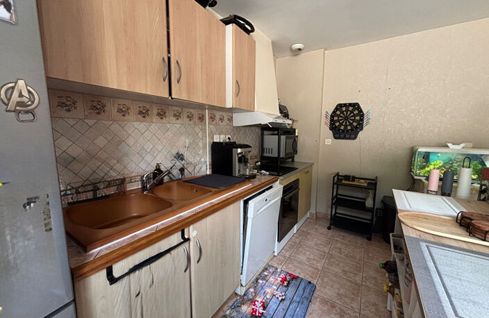 A VENDRE - TYPE  3 AVEC JARDIN ET 2 PARKINGS PRIVES- CHÂTEAUNEUF — photo 3