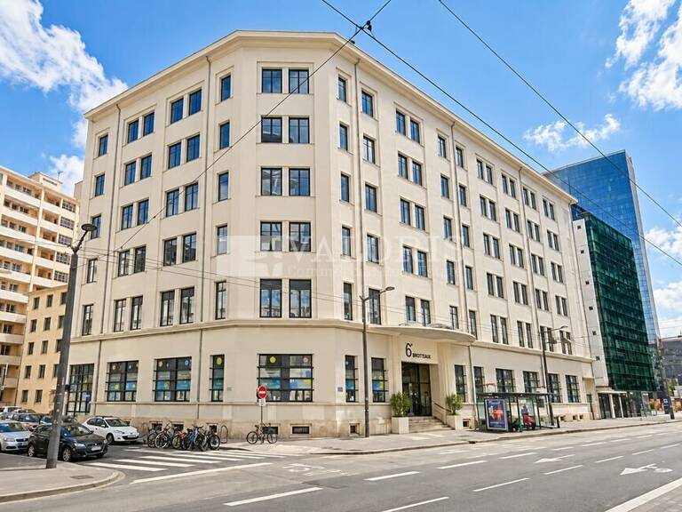 BUREAUX à LOUER — photo 1