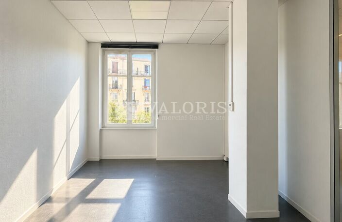 BUREAUX à LOUER — photo 4