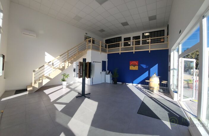 Entrepôts et Bureaux — photo 2
