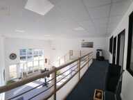 Entrepôts et Bureaux — photo 4