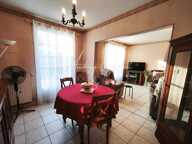 CHASSENEUIL  Maison traditionnelle familiale avec piscine, grand terrain et potentiel d'aménagement — photo 4