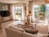Proche commerces et gare, Appartement T3 de 63,02 m2 avec balcon filant,  cave et place de parking intérieure — photo 2
