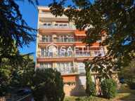 Proche commerces et gare, Appartement T3 de 63,02 m2 avec balcon filant,  cave et place de parking intérieure — photo 4