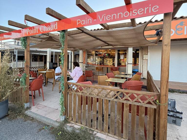 A vendre point chaud/sandwicherie/pâtisserie/snacking — photo 1