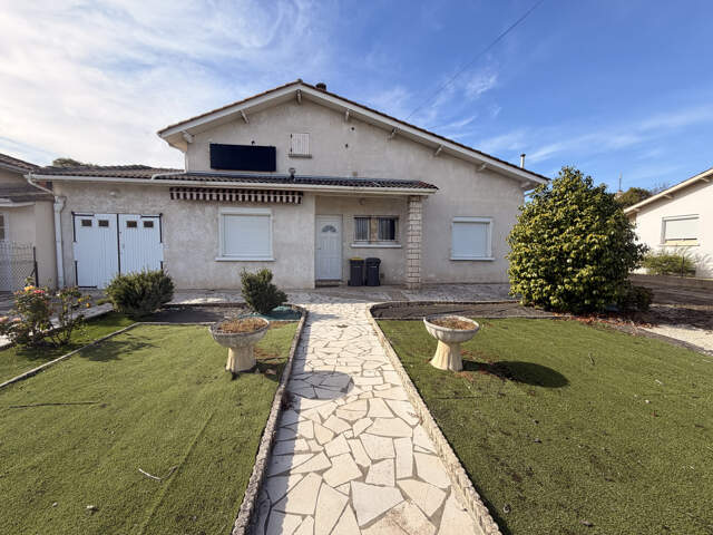 À LOUER   MAISON MEUBLÉE 4 PIÈCES AVEC JARDIN — photo du bien