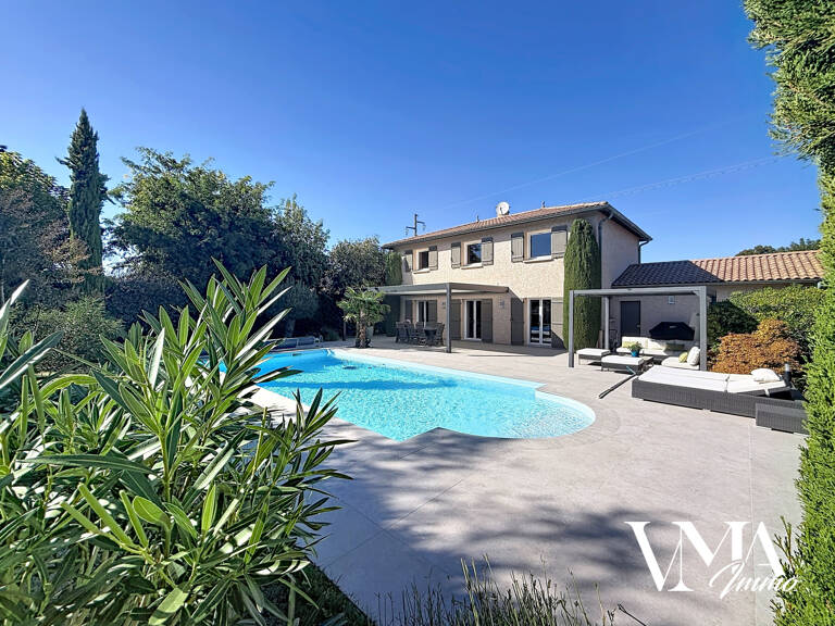 Chasselay. Maison familiale avec piscine, 4 chambres et gara — photo 1