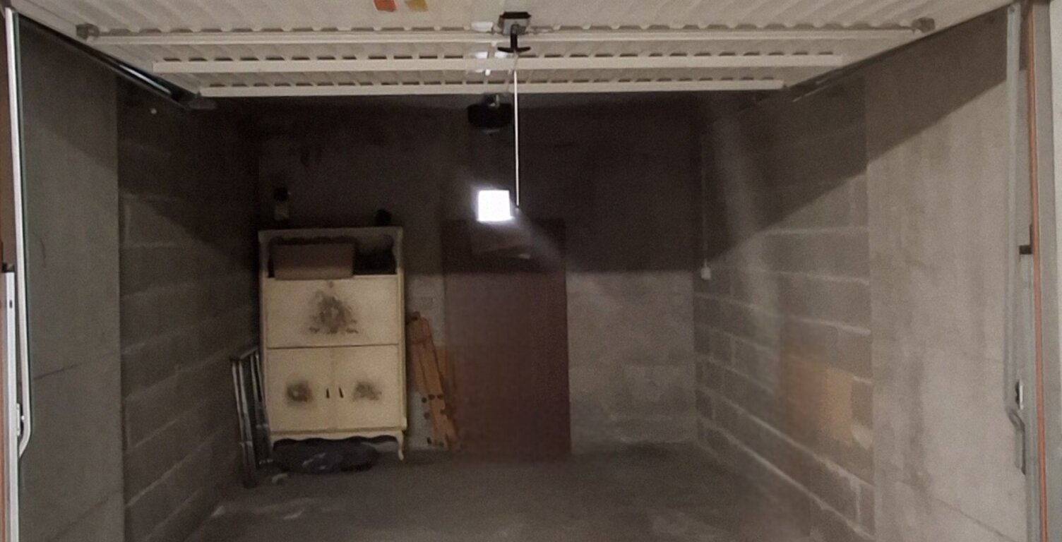 Vente Garage 14 m&sup2; — photo 1