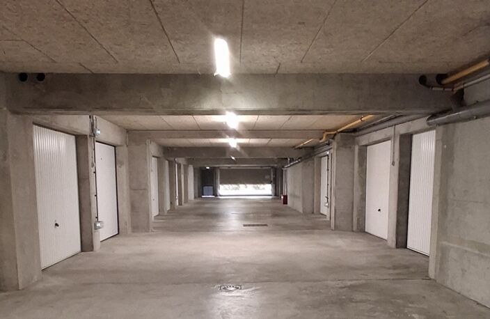 Vente Garage 14 m&sup2; — photo 3