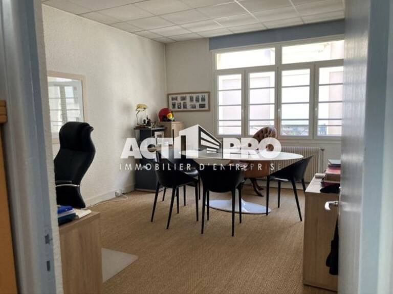 Bureaux à louer — photo 1