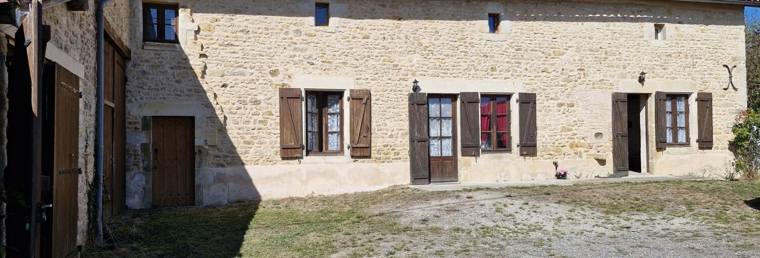 Maison 9 Pièces 223 m² à vendre à Pleuville (16490)