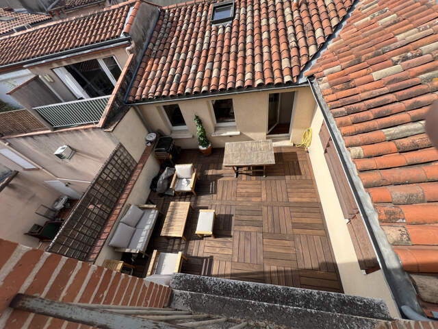 Appartement T6 duplex en dernier étage avec grande terrasse — photo du bien