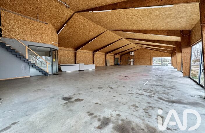 Vente Boutique/Local commercial 600 m&sup2; — photo 3
