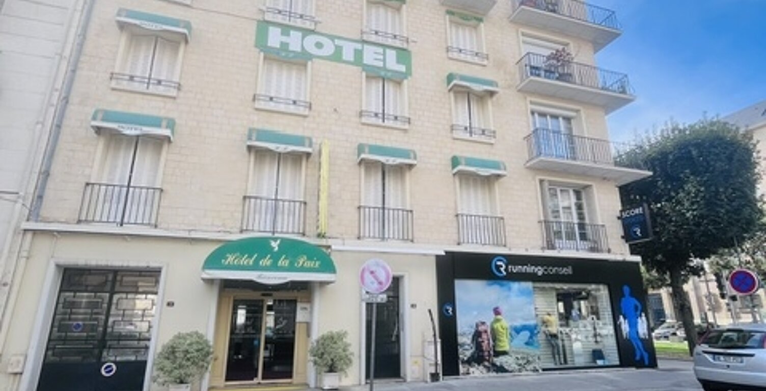 Vente Boutique/Local commercial 373 m&sup2; — photo 1