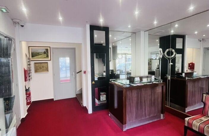 Vente Boutique/Local commercial 373 m&sup2; — photo 3
