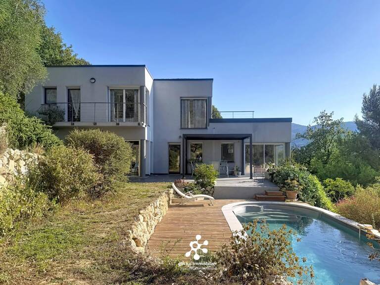 Carros - Les plans - Maison d’architecte avec piscine et terrain de 3000 m2 — photo 1