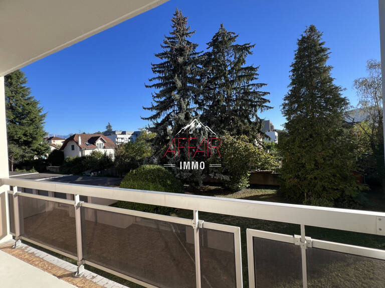 Appartement T2 rénové à Ville la Grand 74100 — photo 1